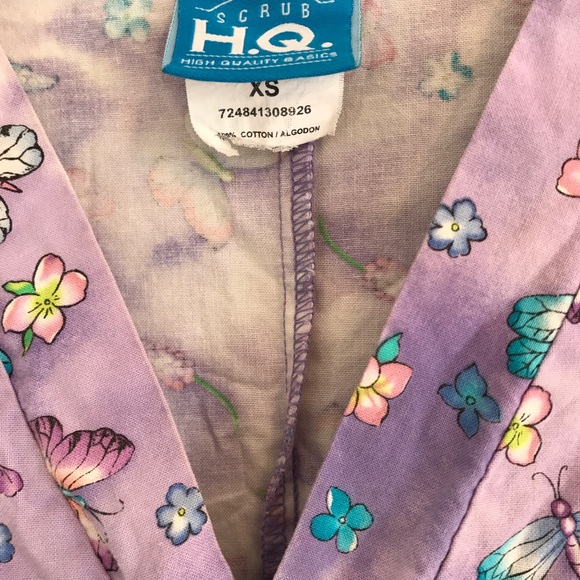 🌸🦋 Beautiful Scrub Set 🌸🦋 - Picture 2 of 5